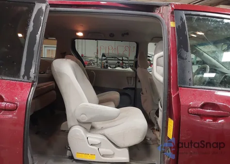 2011 Toyota Sienna Le V6 from USA, damaged, VIN 5TDKK3DC2BS047099